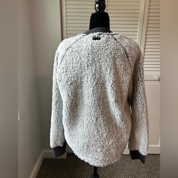 Wear by Erin Andrews Gray Sherpa Jacket - Picture 3 of 5